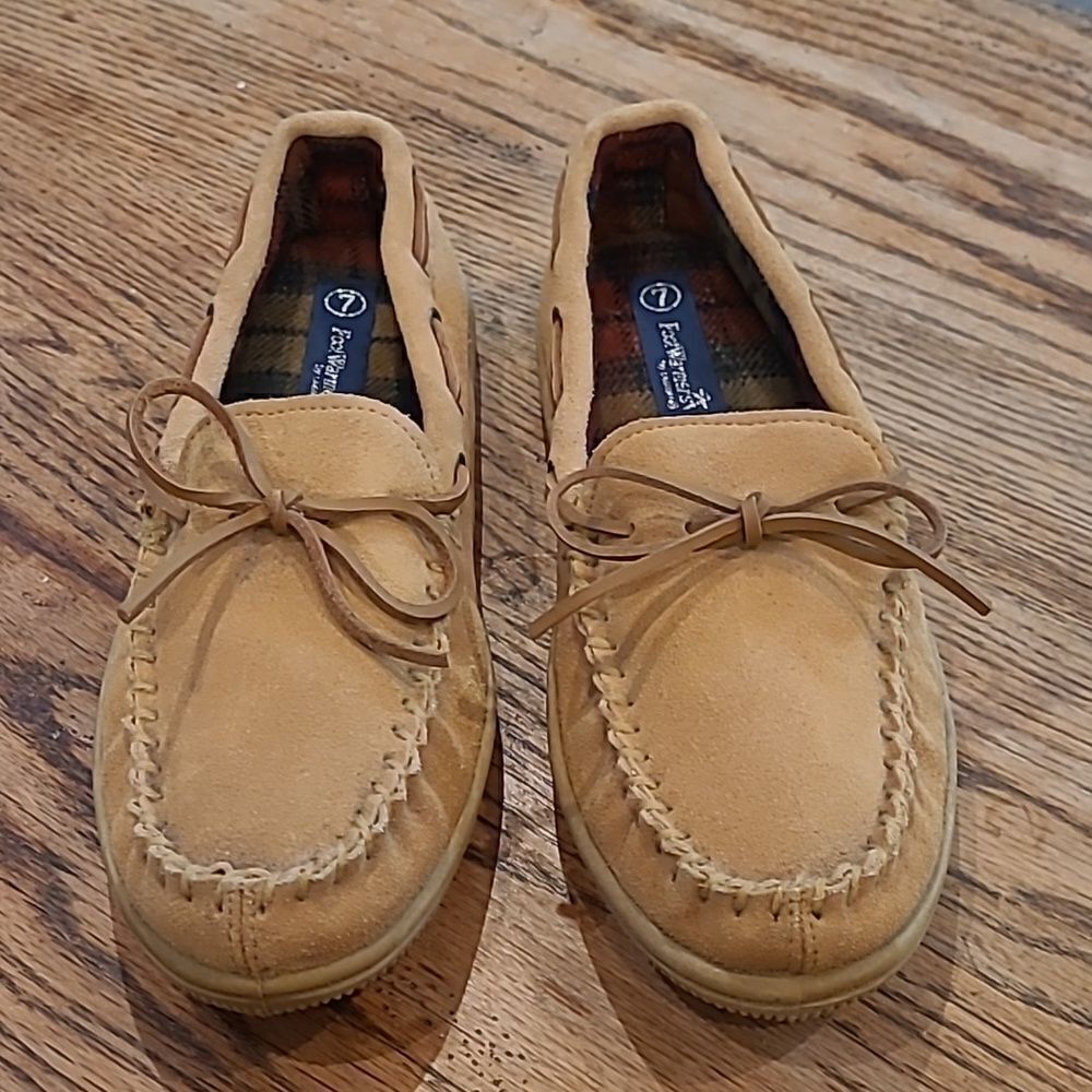 Footwarmers by Laguna sz 7 leather upper, man-made sole.
